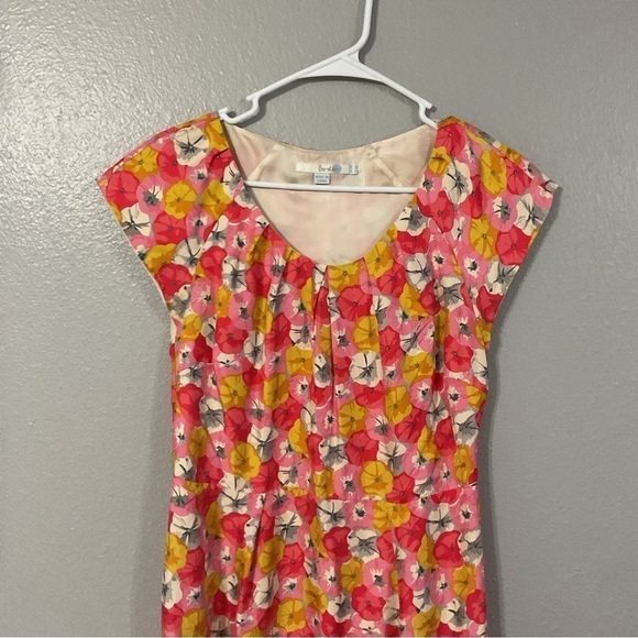 Boden Womens Silk Floral Dress Pink Yellow Short Sleeve Scoop Neck Pleated 6R - Picture 3 of 12